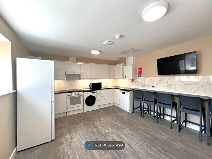 6 Bedroom Flat To Rent In Stokes Croft, Bristol, BS2