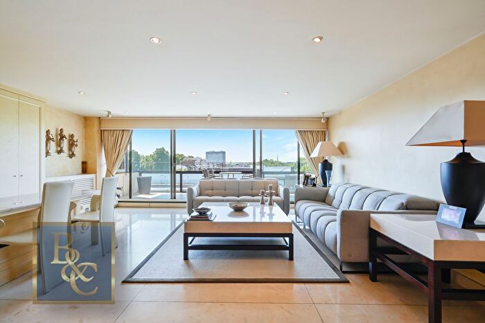 2 Bedroom Flat For Sale In The Quadrangle, London, W2