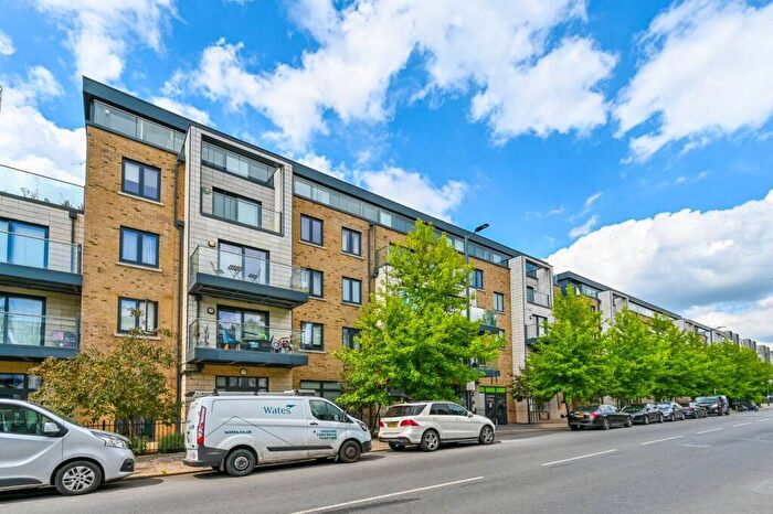 3 Bedroom Flat For Sale In KIlburn Park Road, Maida Vale, London, NW6