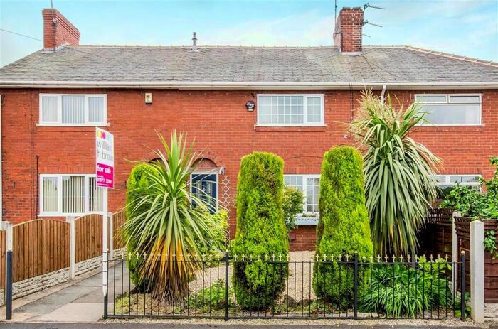 2 Bedroom Town House To Rent In Wood View Avenue, Castleford, WF10