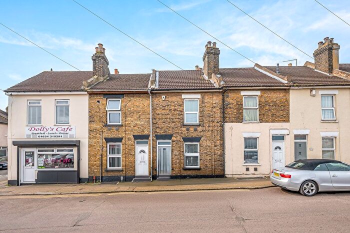 2 Bedroom Terraced House For Sale In Charles Street, Rochester, ME2