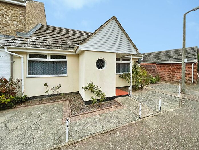 2 Bedroom Bungalow For Sale In Caroline Close, Wivenhoe, CO7