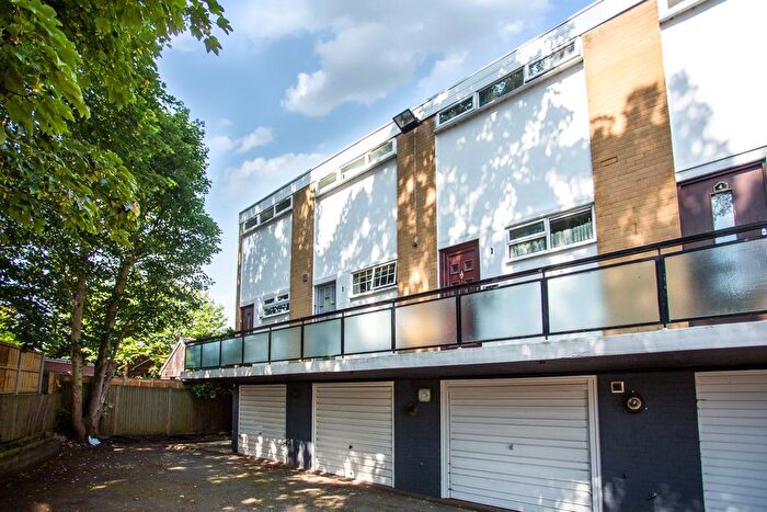 2 Bedroom Terraced House To Rent In Heston Road, Hounslow, TW5