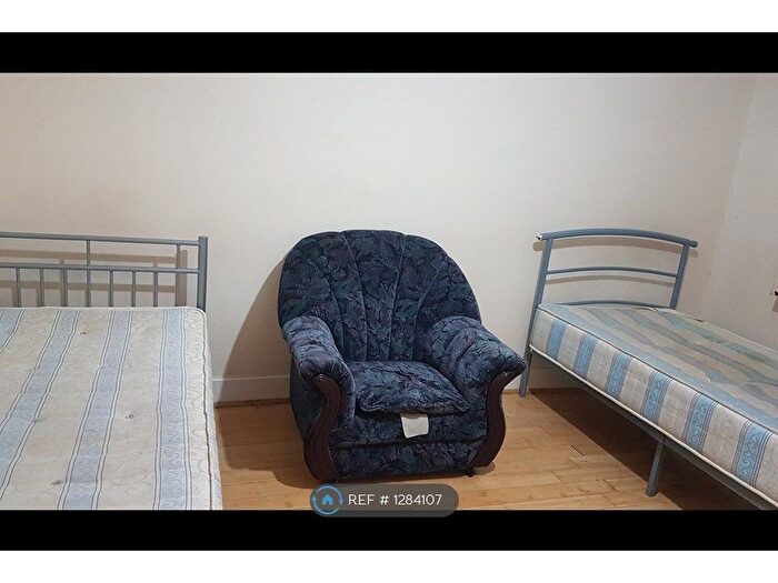 4 Bedroom Semi Detached House To Rent In Willow Gardens, Hounslow, TW3
