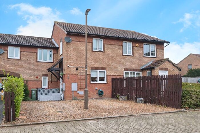 2 Bedroom Terraced House For Sale In Hexham Gardens, Bletchley, Milton Keynes, Buckinghamshire, MK3