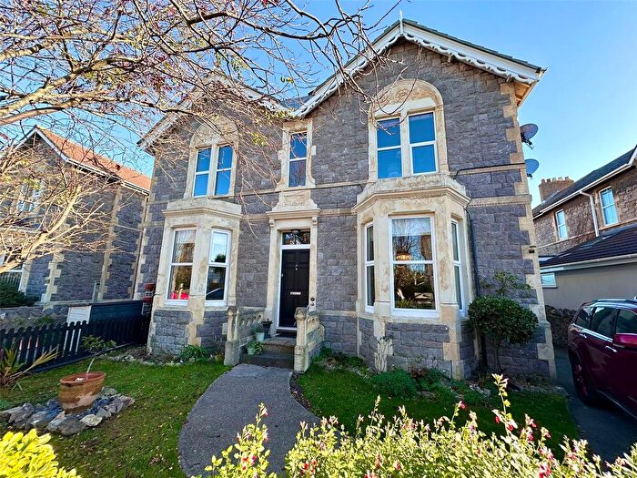 3 Bedroom Flat For Sale In Graham Road, Weston-Super-Mare, Somerset, BS23