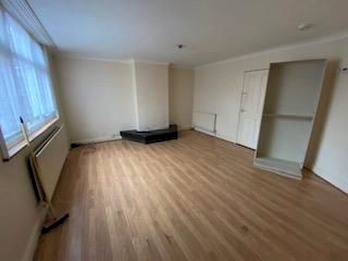 4 Bedroom Terraced House To Rent In Haselbury Road, Edmonton, London, N9