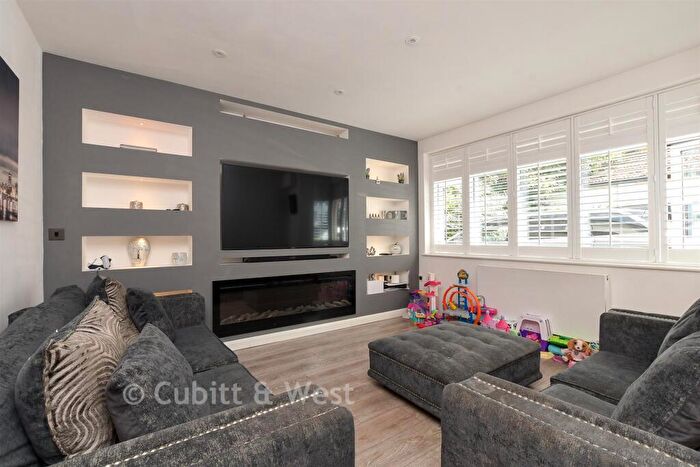 3 Bedroom End Of Terrace House For Sale In Johns Walk, Whyteleafe, Surrey, CR3
