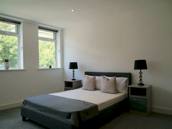 1 Bedroom Apartment To Rent In Regal House, George Street, Hull, HU1