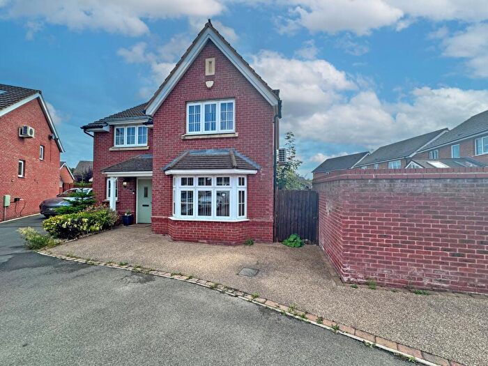 4 Bedroom Detached House For Sale In Lower Lapwing Piece, Tipton, DY4