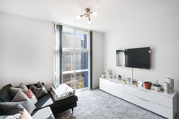1 Bedroom Flat To Rent In Warwick Building, Queenstown Road, London, SW11