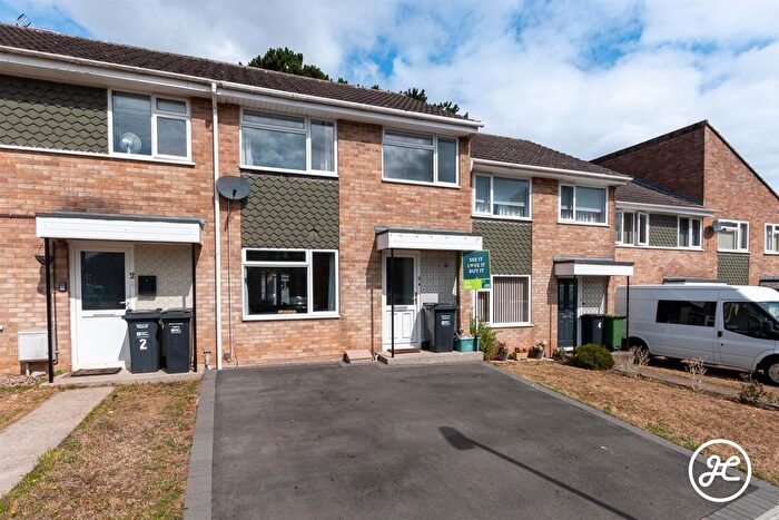 3 Bedroom Terraced House For Sale In Sandown Close, Bridgwater, TA6