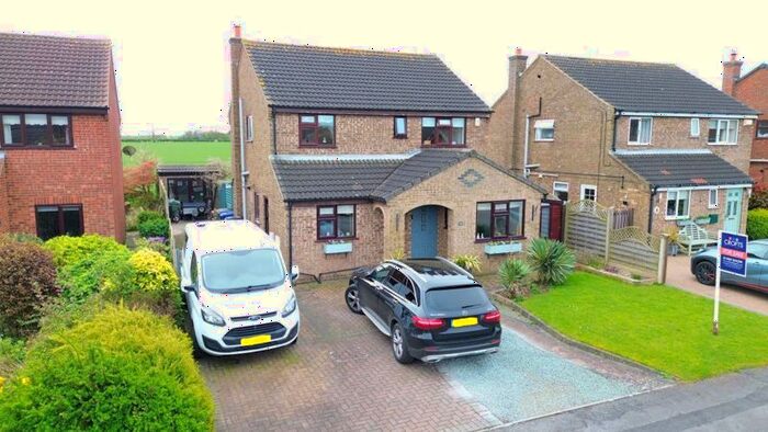 4 Bedroom Detached House For Sale In Raithby Avenue, Keelby, Grimsby, DN41