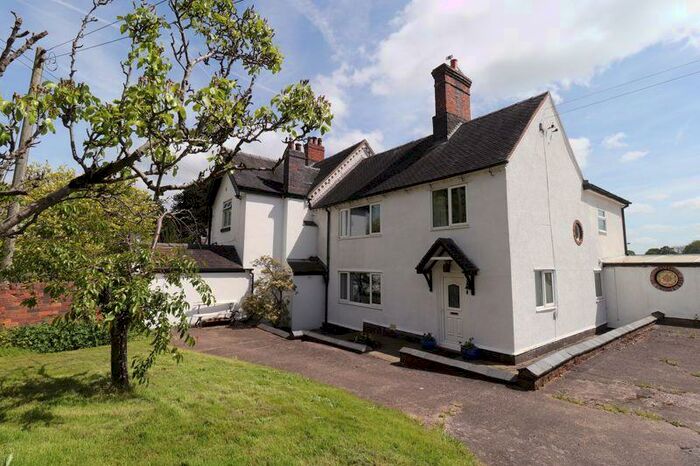 3 Bedroom Farm House To Rent In Bar Hill, Crewe, CW3