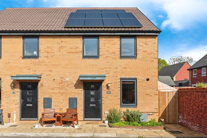 3 Bedroom End Of Terrace House For Sale In Webb Crescent, Yate, Bristol, BS37