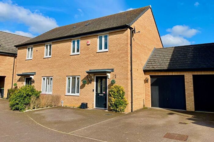 3 Bedroom Semi-Detached House For Sale In Centurion Walk, Sandy, SG19