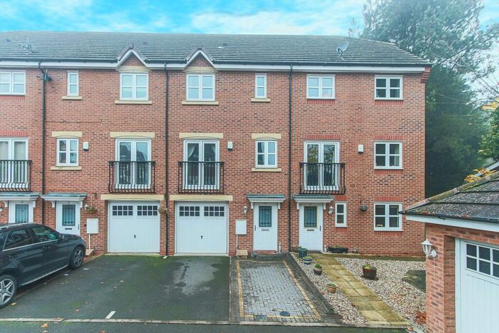 3 Bedroom House To Rent In Shottery Close, Redditch, Worcestershire, B98