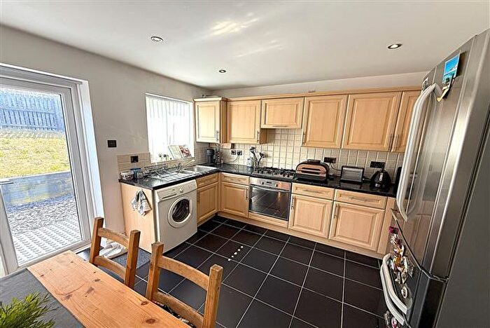 2 Bedroom End Of Terrace House To Rent In Lyminton Lane, Rotherham, S60