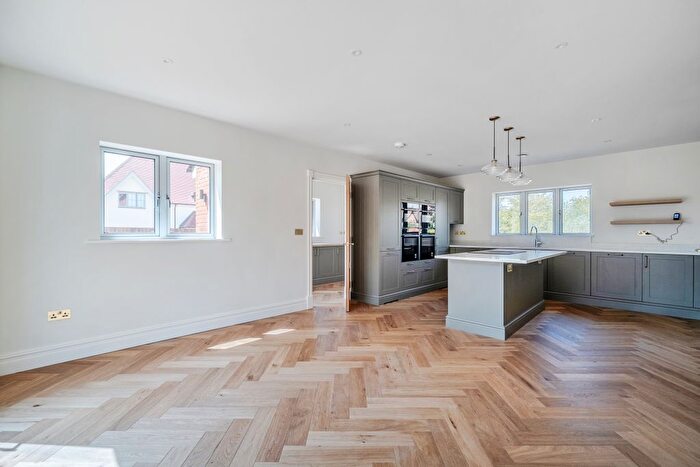 5 Bedroom Detached House To Rent In Harvest Hill, Bourne End, SL8