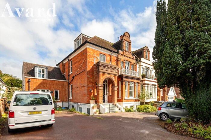 3 Bedroom Flat For Sale In Preston Park Avenue, Brighton, BN1