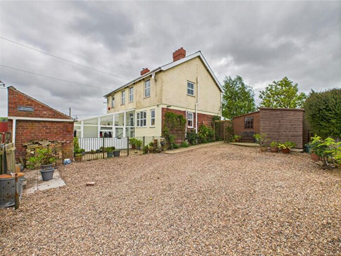 3 Bedroom Semi Detached House For Sale In Dovendale Farm Cottages, Tathwell, Louth, LN11