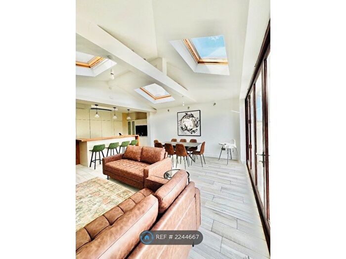 5 Bedroom Semi-Detached House To Rent In Arundel Avenue, London, SM4