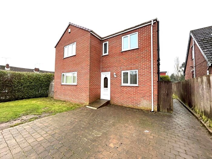 3 Bedroom Detached House To Rent In Whitechapel Road, Cleckheaton, BD19