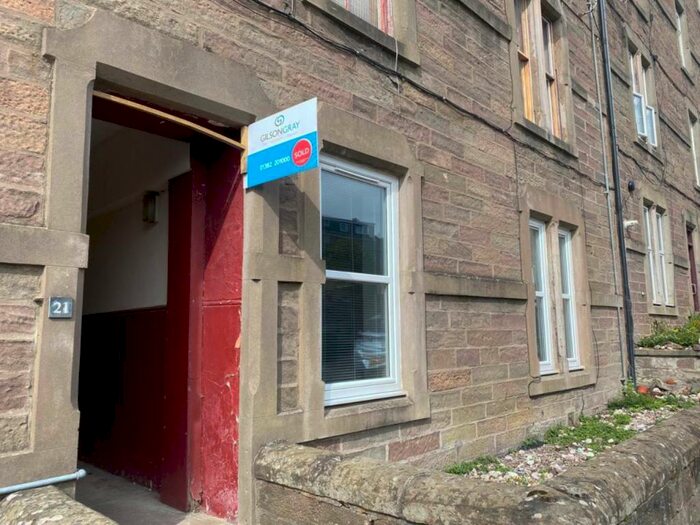 2 Bedroom Flat To Rent In Step Row, Dundee, DD2