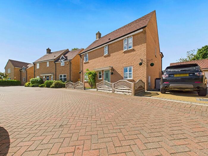 4 Bedroom Detached House For Sale In Shackleton Way, Yaxley, PE7