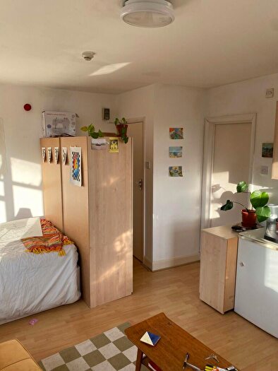 Studio To Rent In Barnsbury Road, London, N1