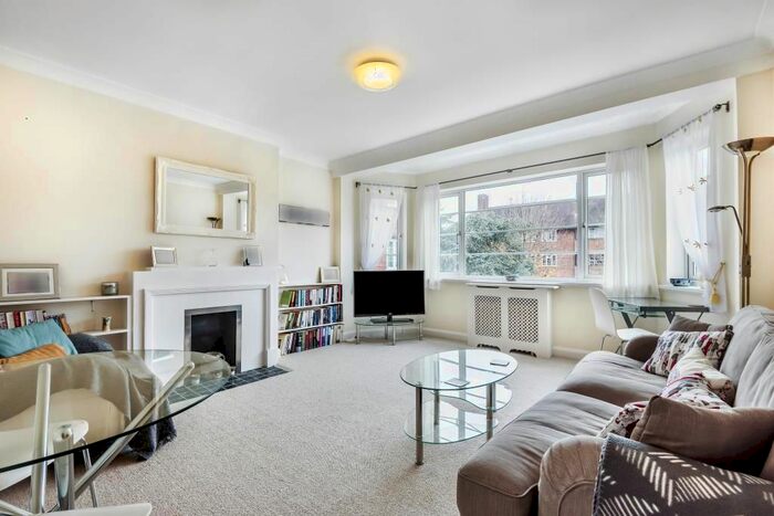 1 Bedroom Flat To Rent In Sheen Court, Richmond TW10