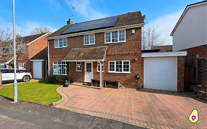 4 Bedroom Detached House For Sale In Dukes Wood, Crowthorne, Berkshire, RG45