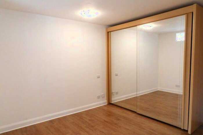 Studio To Rent In Winchester Court, Romsey, SO51