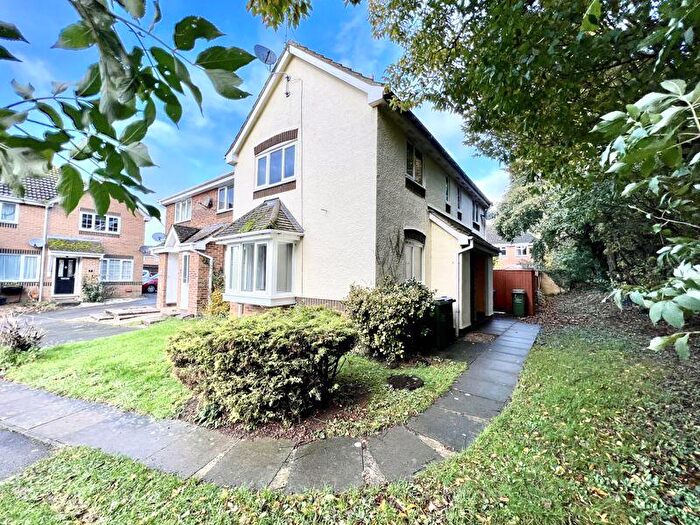 1 Bedroom Terraced House To Rent In Sycamore Close, Chippenham, SN15