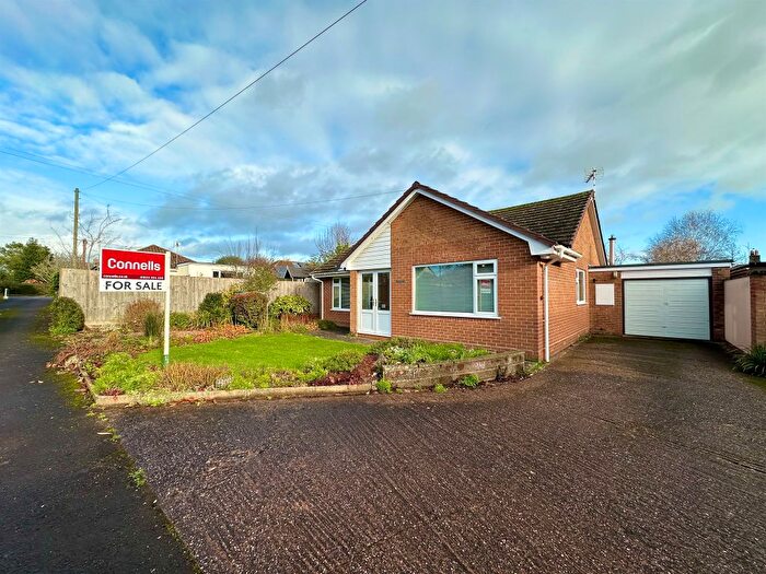 3 Bedroom Detached Bungalow For Sale In Rectory Close, Staplegrove, Taunton, TA2