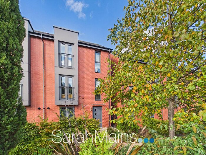 3 Bedroom Semi-Detached House For Sale In William Wailes Walk, Gateshead, NE9