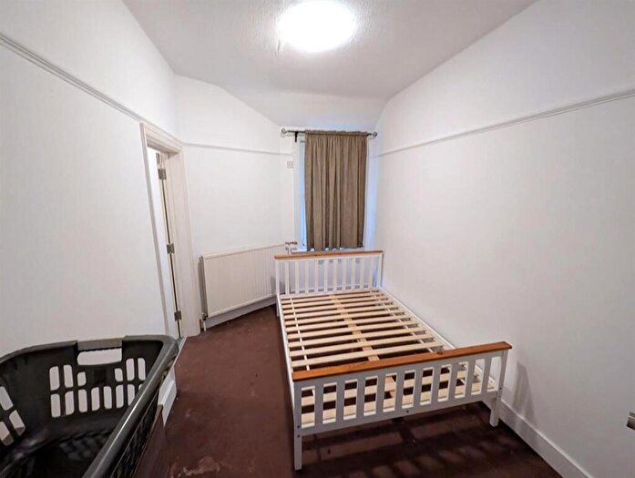 1 Bedroom Property To Rent In Kingston Road, KT3