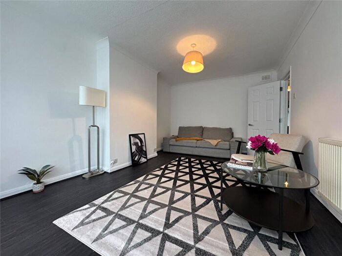 2 Bedroom Maisonette To Rent In Sterling Avenue, Edgware, HA8