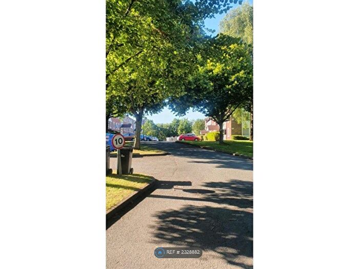 3 Bedroom Flat To Rent In Home, Salford, M3