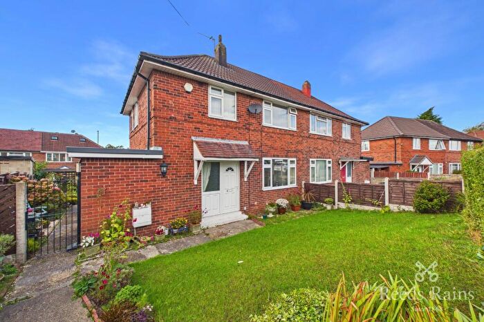 3 Bedroom Semi Detached House For Sale In Lanshaw Crescent, Leeds, West Yorkshire, LS10
