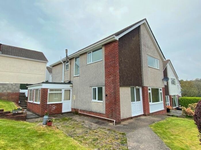 4 Bedroom Detached House To Rent In Radyr Avenue, Mayals, SA3