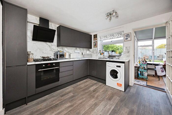 3 Bedroom Terraced House For Sale In Nettlefield, Ashford, TN24