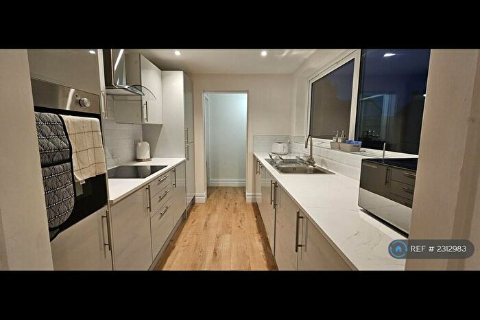 5 Bedroom Terraced House To Rent In Harrowden Road, Bedford, MK42
