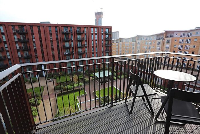 1 Bedroom Flat To Rent In Lockside Lane, Salford, M5