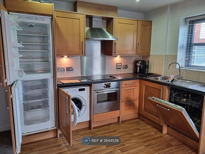 2 Bedroom Flat To Rent In Rotary Way, Colchester, CO3