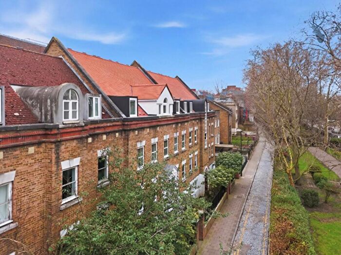 1 Bedroom Flat To Rent In Stepney Green, E1