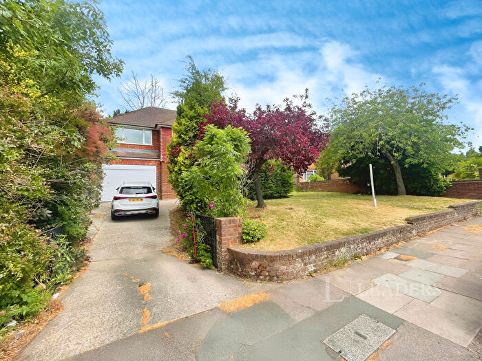 5 Bedroom House To Rent In Old Bedford Road, Luton, LU2