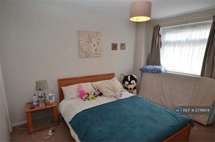 2 Bedroom Maisonette To Rent In Cotelands, Croydon, CR0