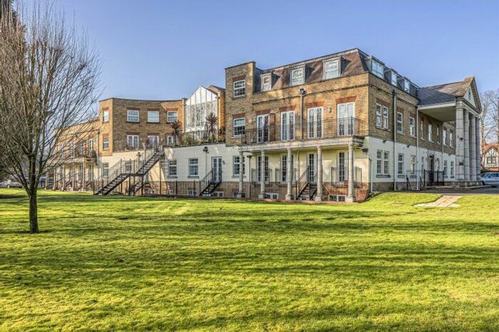 2 Bedroom Flat To Rent In Wellington Lodge, North Street, Winkfield, SL4