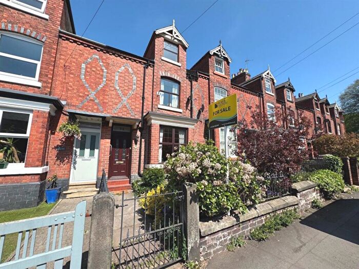 3 Bedroom Town House For Sale In North Street, Leek, Staffordshire, ST13